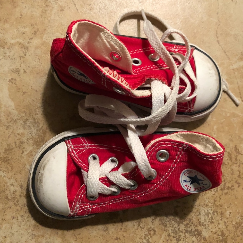 Young kids red Converse